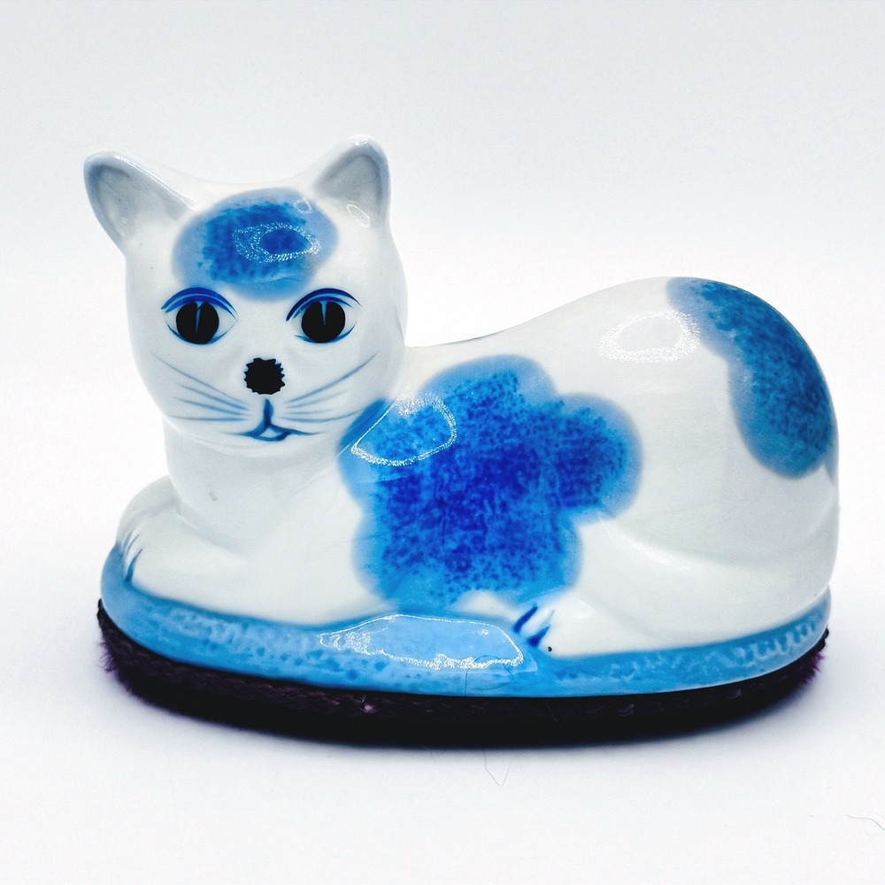 Vintage 1983 Mr May Ceramic Cat Figurine Lint Brush Blue White Floral Spots